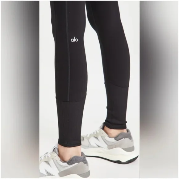 ALO Yoga High-Waist Alosoft Lounge Legging Size M - Picture 3 of 7